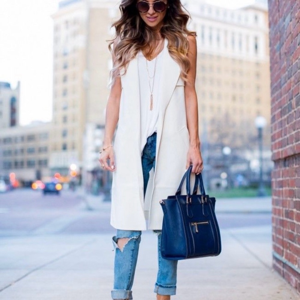 Milly long line boyfriend sleeveless blazer.   Small